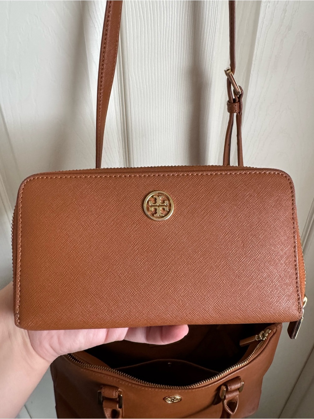 Tory Burch Zip Around Wallet